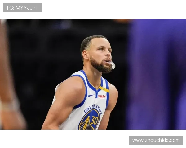 张伯伦低位单打对比库里无球三分，得分来源截然不同